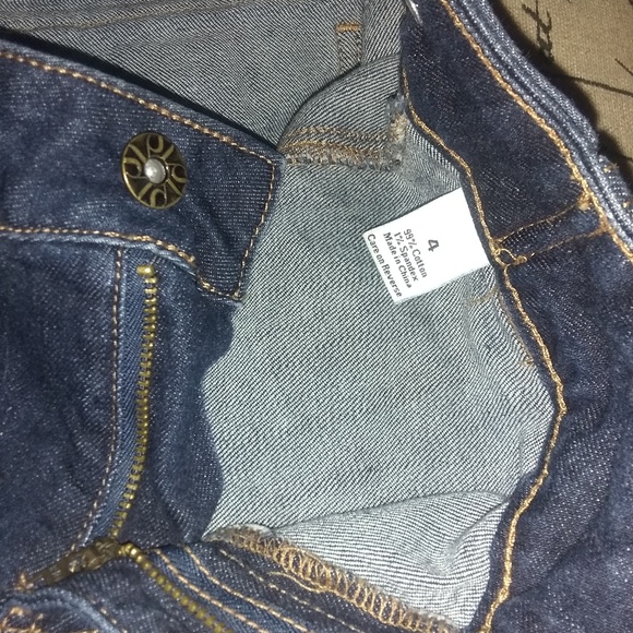 🌼VERA WANG Denim Capris - Picture 3 of 3